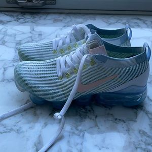 LIKE NEW Nike VaporMax